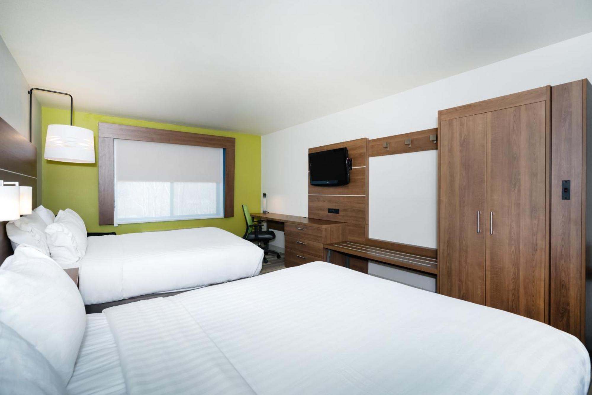 Holiday Inn Express & Suites Rocky Mount Smith Mountain Lake By Ihg Exterior photo