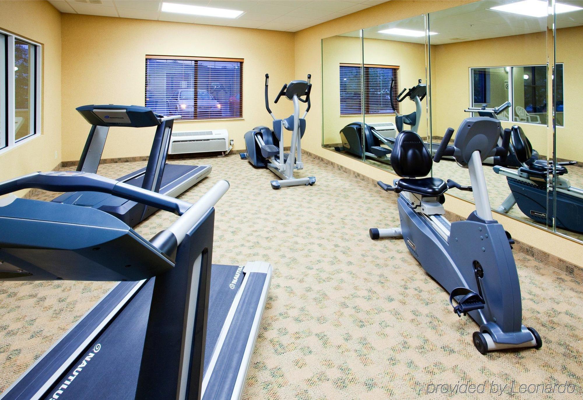 Holiday Inn Express & Suites Rocky Mount Smith Mountain Lake By Ihg Facilities photo
