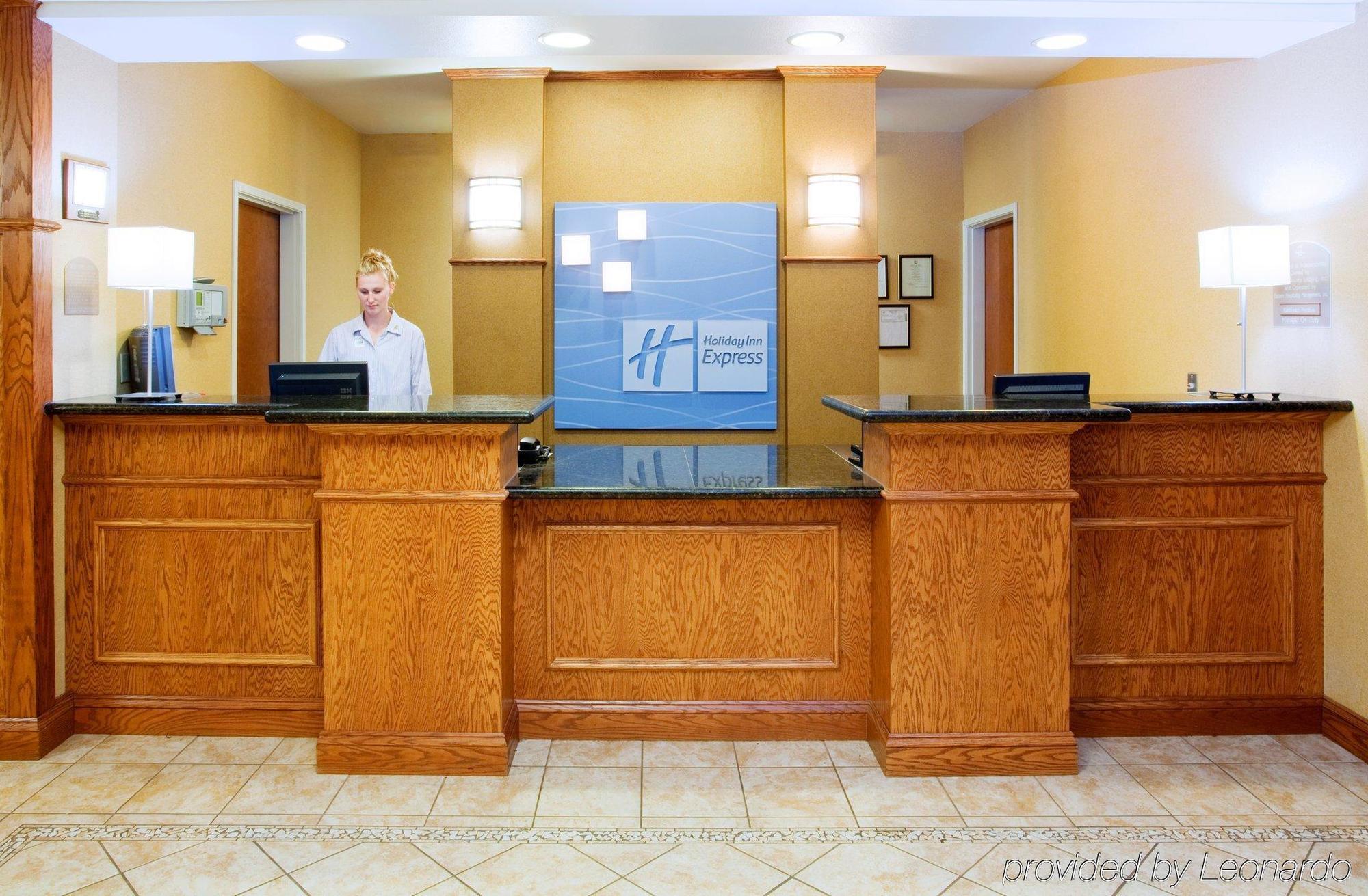 Holiday Inn Express & Suites Rocky Mount Smith Mountain Lake By Ihg Interior photo