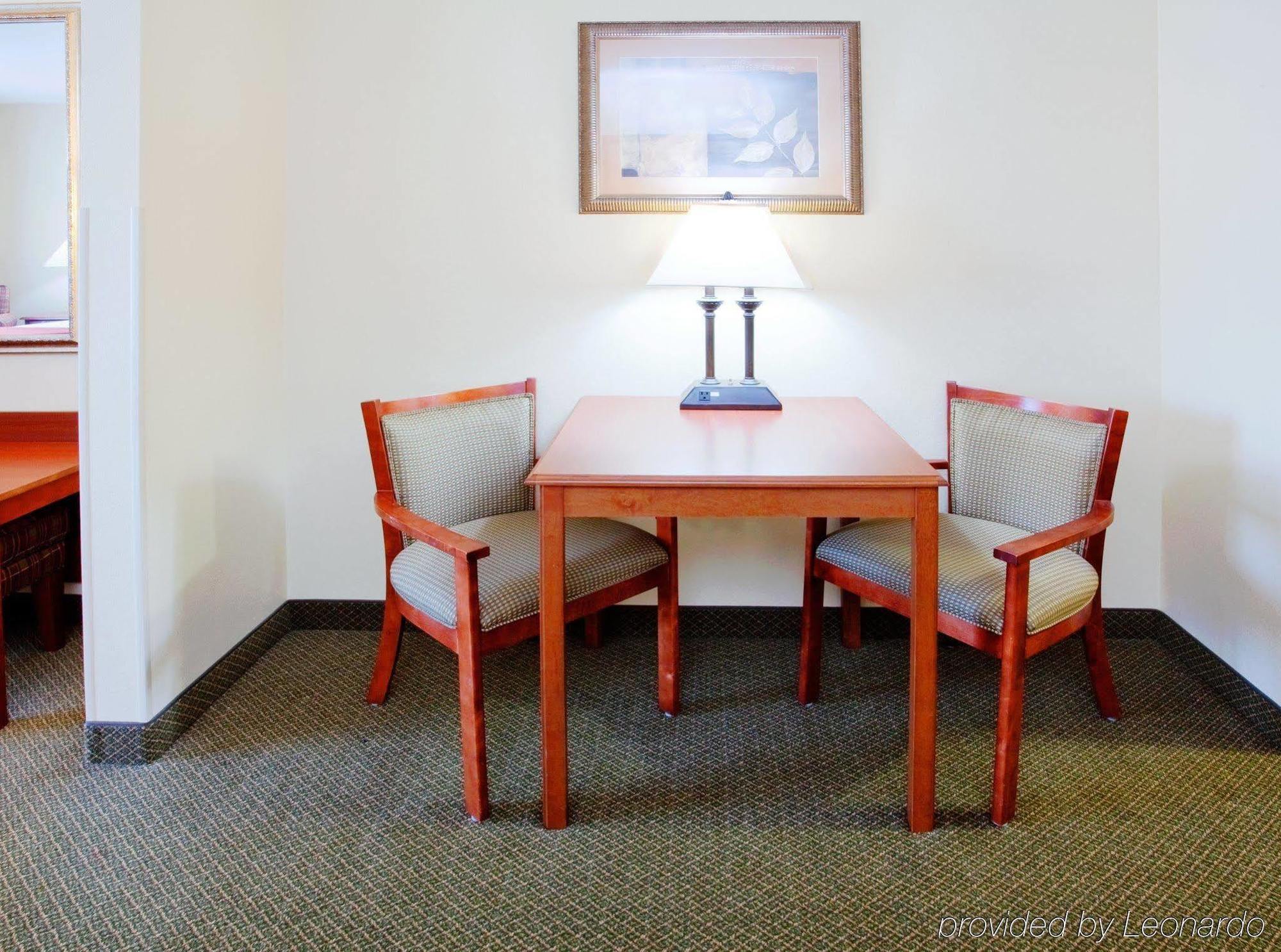 Holiday Inn Express & Suites Rocky Mount Smith Mountain Lake By Ihg Exterior photo