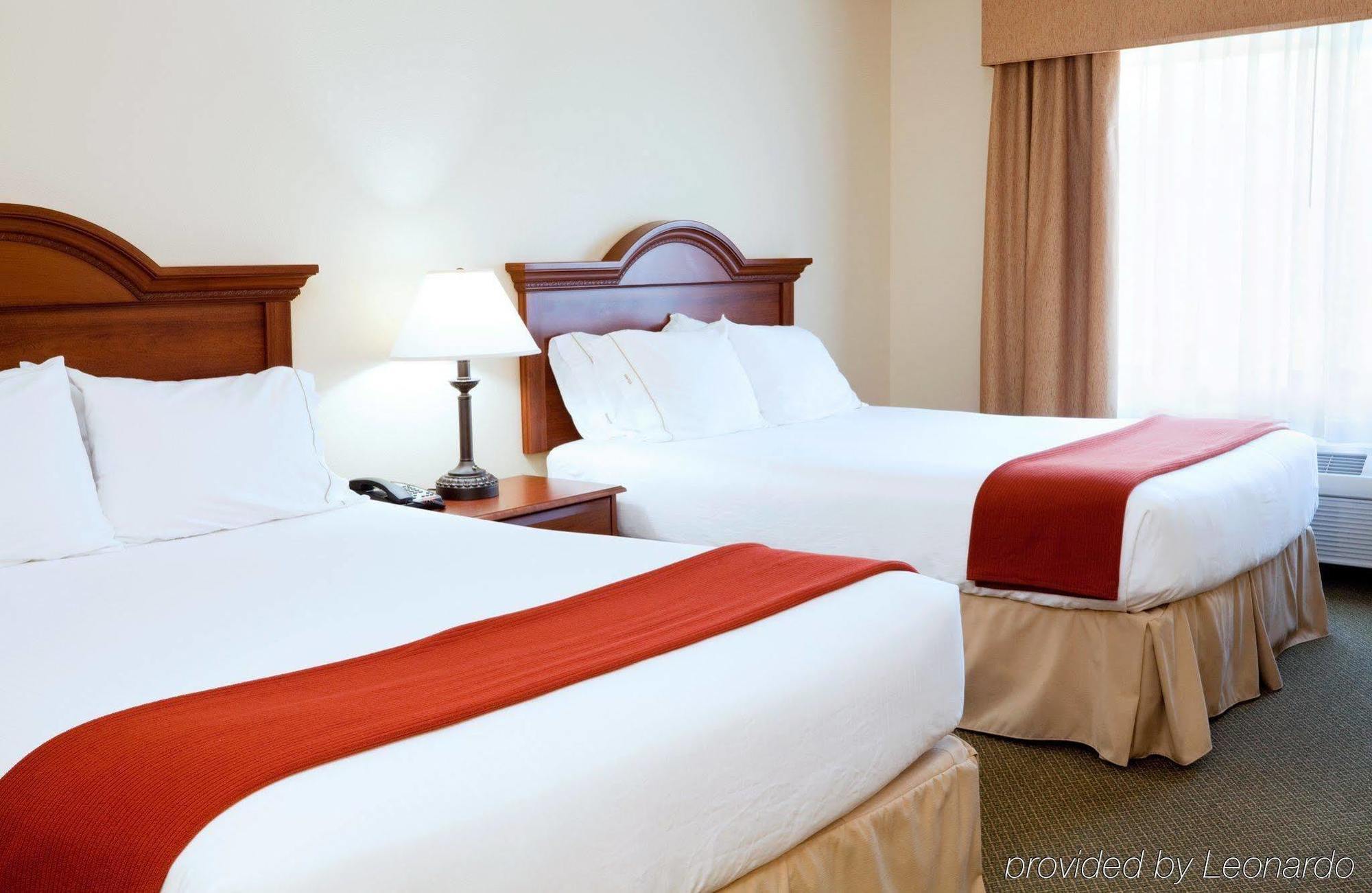Holiday Inn Express & Suites Rocky Mount Smith Mountain Lake By Ihg Exterior photo